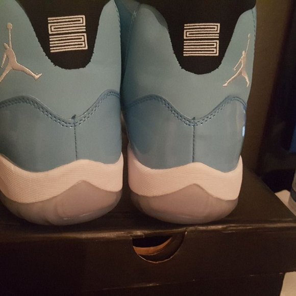 Air Jordan 11 retro Pantone Brand New main image 9